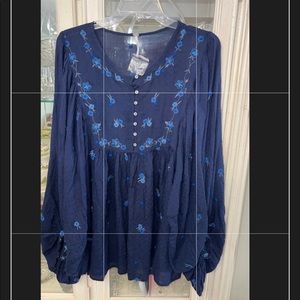💙 Free People Retails $128 oversized blue floral tunic blouse top Size M